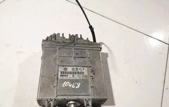 Volkswagen PASSAT B5 Engine control unit/module 028906021
