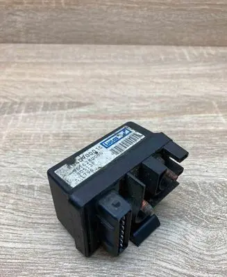 Citroen Saxo Glow plug pre-heat relay 9616280080 04090001C