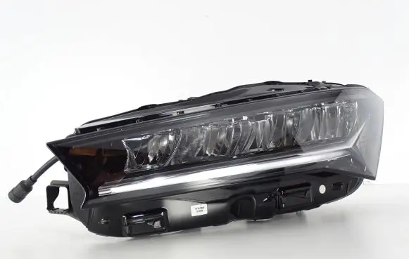 Skoda Superb B9 Headlight/headlamp 3P1941015