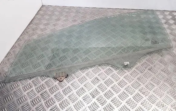 KIA Ceed Front door window glass four-door