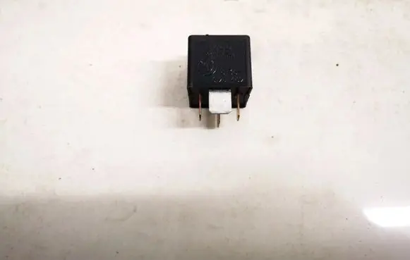 BMW 5 GT F07 Other relay 61366901469 v23136-j6-x48