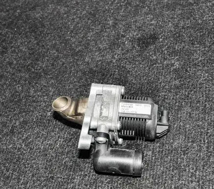 Volkswagen Jetta VI Other engine bay part 04E131097B