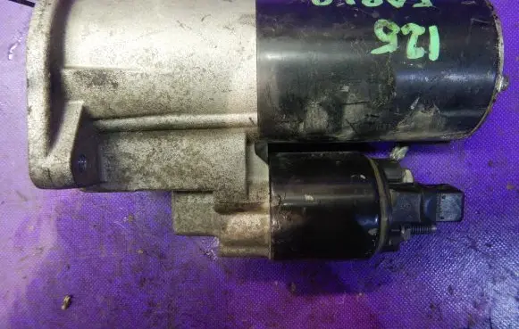 Skoda Fabia Mk1 (6Y) Starter motor 001911023