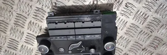 Volvo S60 Climate control unit 30782905