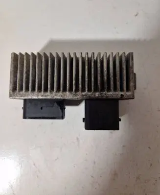 Renault Scenic III - Grand scenic III Glow plug pre-heat relay 8200558438A