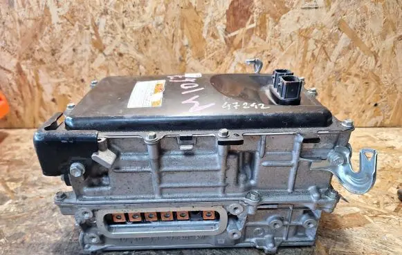 Toyota C-HR I Voltage converter inverter G9200-472412