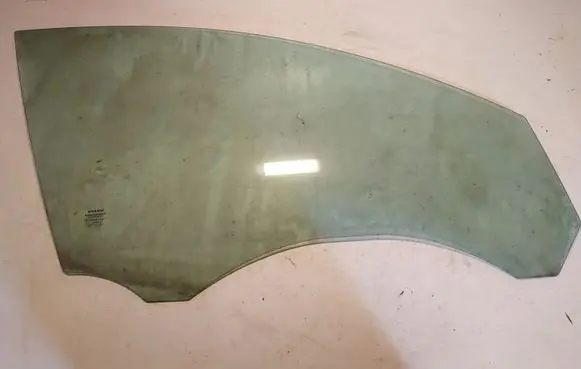 Volvo V50 Front door window glass four-door