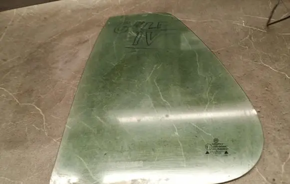 Volkswagen Golf IV Rear side window