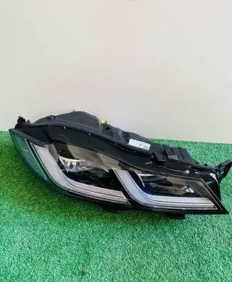 Jaguar F-Pace Headlight/headlamp MK8313W029