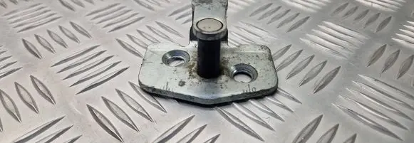 Opel Vectra C Front door lock loop/hook striker 96336