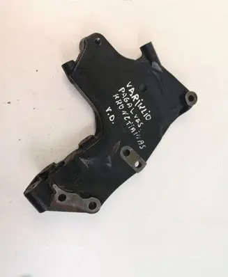 Nissan Qashqai Engine mounting bracket
