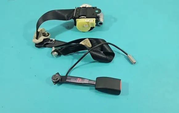 Mazda 3 II Front seatbelt IMPRK1492630