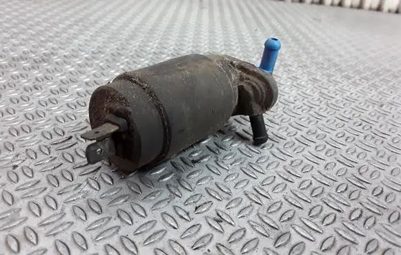 Volkswagen Transporter - Caravelle T4 Windscreen/windshield washer pump 333955651