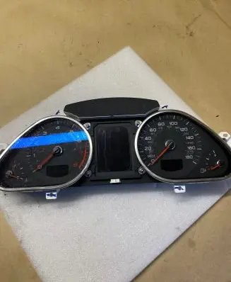 Audi Q7 4L Speedometer (instrument cluster) 4L0920985S 503002472102