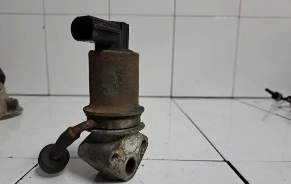 Audi A4 S4 B6 8E 8H EGR valve 72278505