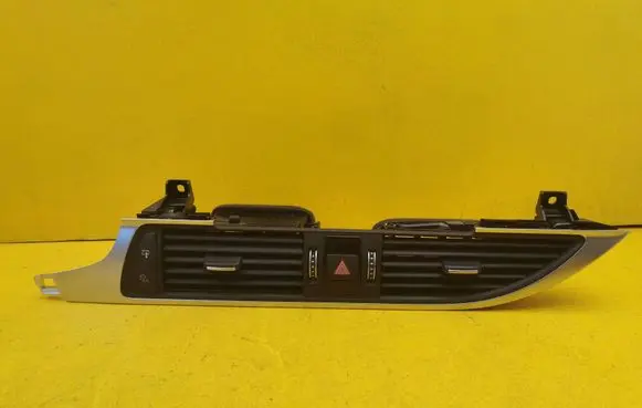 Audi A6 C7 Dash center air vent grill 4G1820951