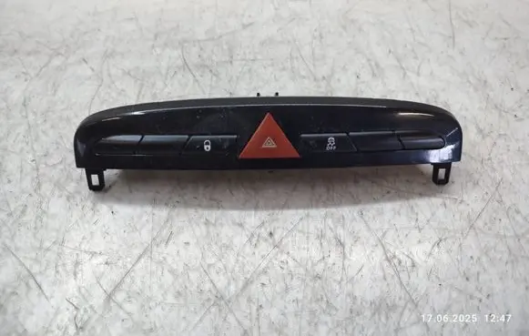 Peugeot 308 SW Hazard light switch 98060429XT