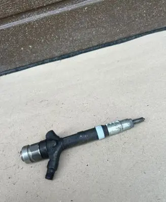 Toyota Corolla E120 E130 Fuel injector 236700G010 F772
