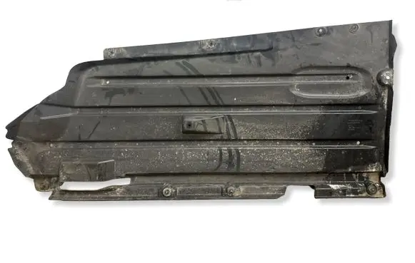 Volvo C30 Engine splash shield/under tray 