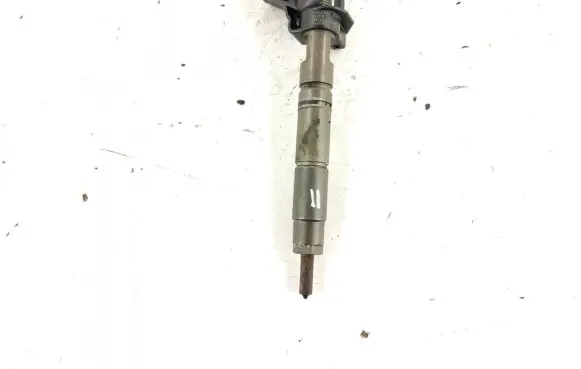 Mercedes-Benz C W203 Fuel injector 6420700587 6420701987