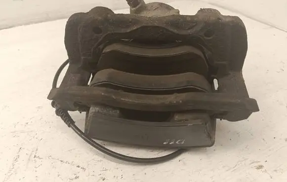 Mercedes-Benz C W204 Front brake caliper
