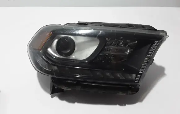 Dodge Durango Headlight/headlamp 68423852AE
