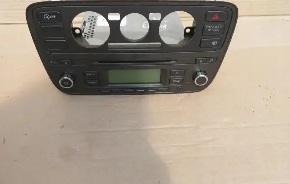 Volkswagen Up Radio/CD/DVD/GPS head unit 1ST035156