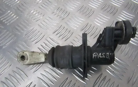 Volkswagen PASSAT B5 Clutch master cylinder 8e2721401