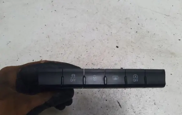 Seat Toledo IV (NH) Tailgate/trunk/boot open switch 
