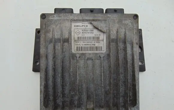 Renault Twingo II Engine control unit/module 8200741052