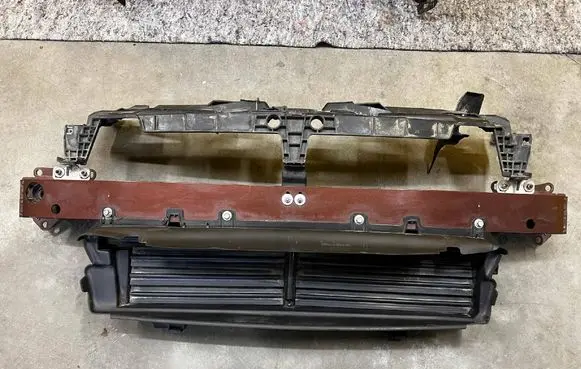Peugeot 508 RXH Front bodywork piece 9676667980 9672749280