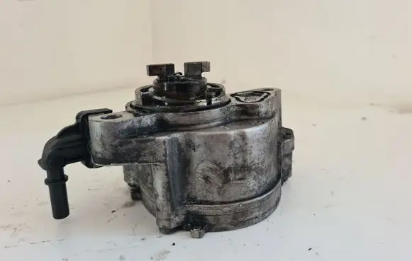 Ford C-MAX I Vacuum pump D1562B