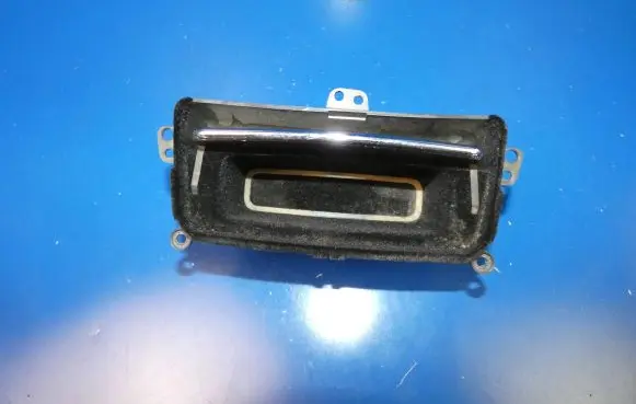 Jaguar XJ X351 Glove box