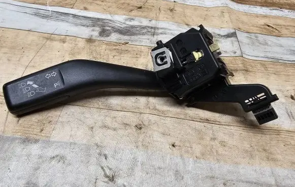 Skoda Octavia Mk2 (1Z) Indicator stalk 1K0953513E 01103510 10351080625964