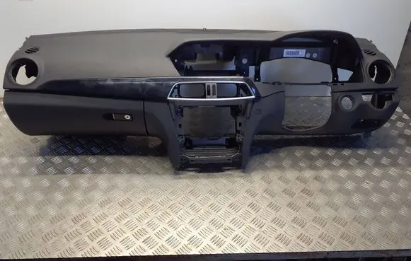 Mercedes-Benz C W204 Dashboard