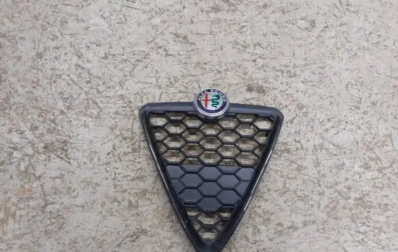 Alfa Romeo Giulietta Front grill 156109980