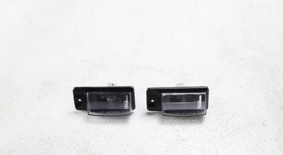 Nissan X-Trail T32 Number plate light A073927