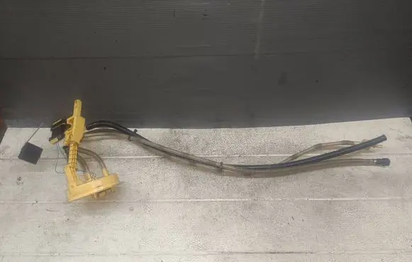 BMW 3 E90 E91 Fuel level sensor 6763888