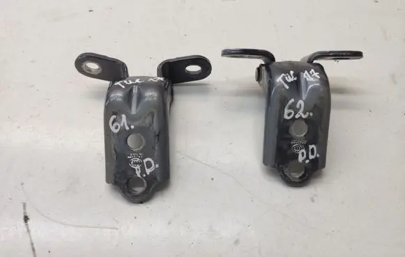 Front door hinge set