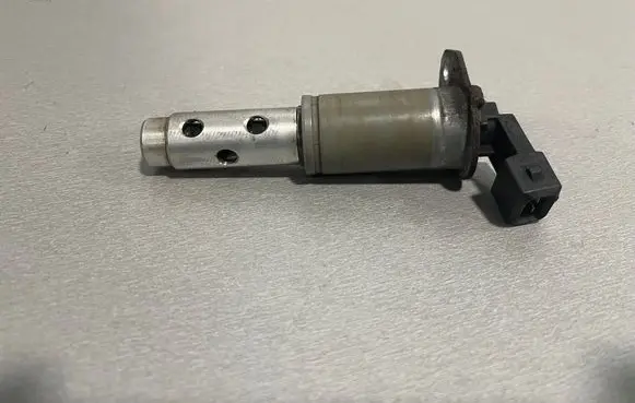 BMW 3 E92 E93 Camshaft vanos timing valve 7585425 13151284