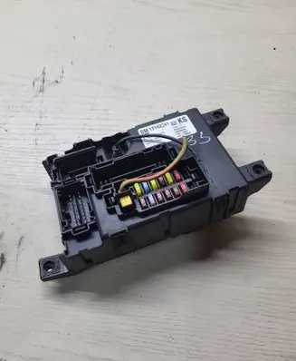Opel Corsa C Fuse module 13142241 000292540