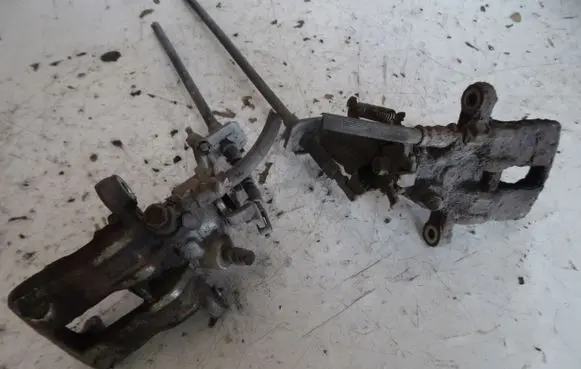 Nissan Almera N16 Rear brake caliper