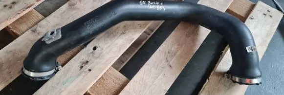 Air intake hose/pipe