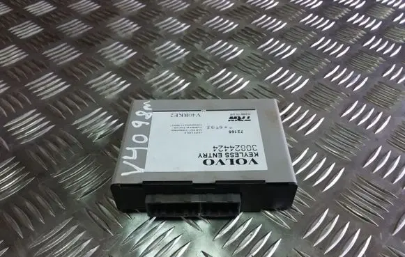 Volvo S40, V40 Door central lock control unit/module 30824424