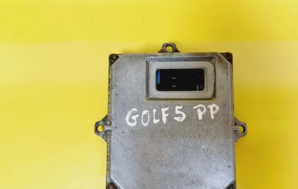 Volkswagen Golf V Voltage converter/converter module 1307329090