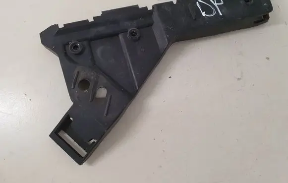 Opel Insignia A Front bumper mounting bracket 13238444