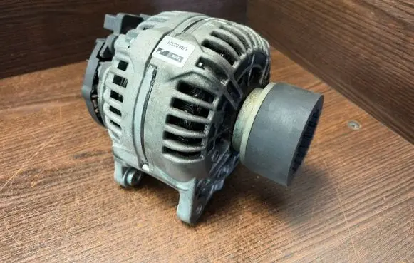 Volkswagen Transporter - Caravelle T5 Generator/alternator LRA02321 0124615031