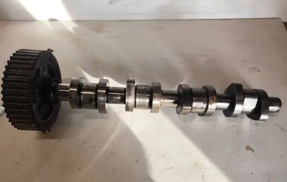 Skoda Fabia Mk1 (6Y) Camshaft 00018525