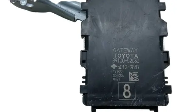 Toyota Yaris Gateway control module OYT25730 89100-52030
