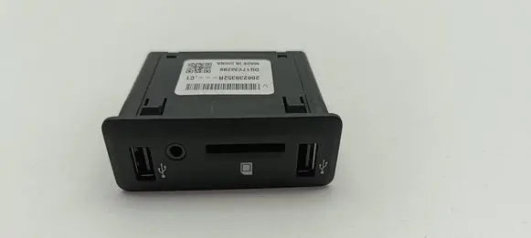Renault Megane IV USB socket connector 280238352R DQ17Y30286